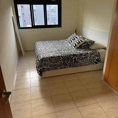 Cozy Modern 3 Bedroom Appartement *